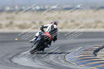 media/Dec-01-2025-Moto Forza (Mon) [[2daa91e15f]]/1-Advanced Group/Session 2 Turn 11 Backside/